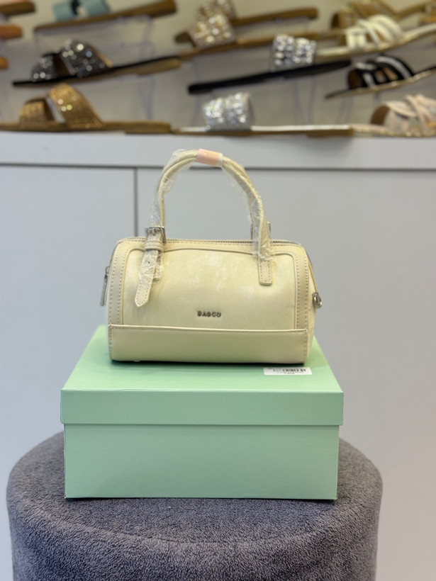 کیف زنانه وارداتی برند BAGCO کد 4395 با چرم ضد خش و خط