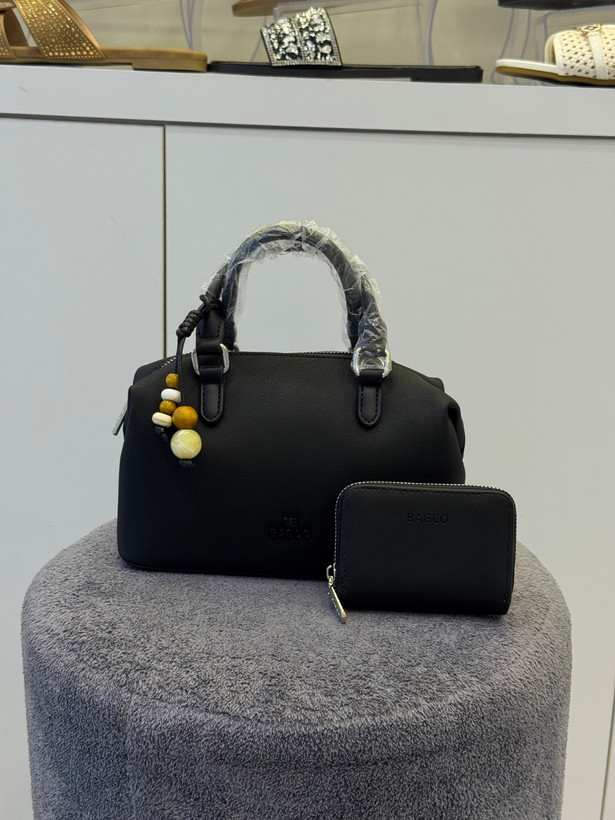 کیف زنانه وارداتی از برند BAGCO با کد 9104با چرم ضد خش و خط
