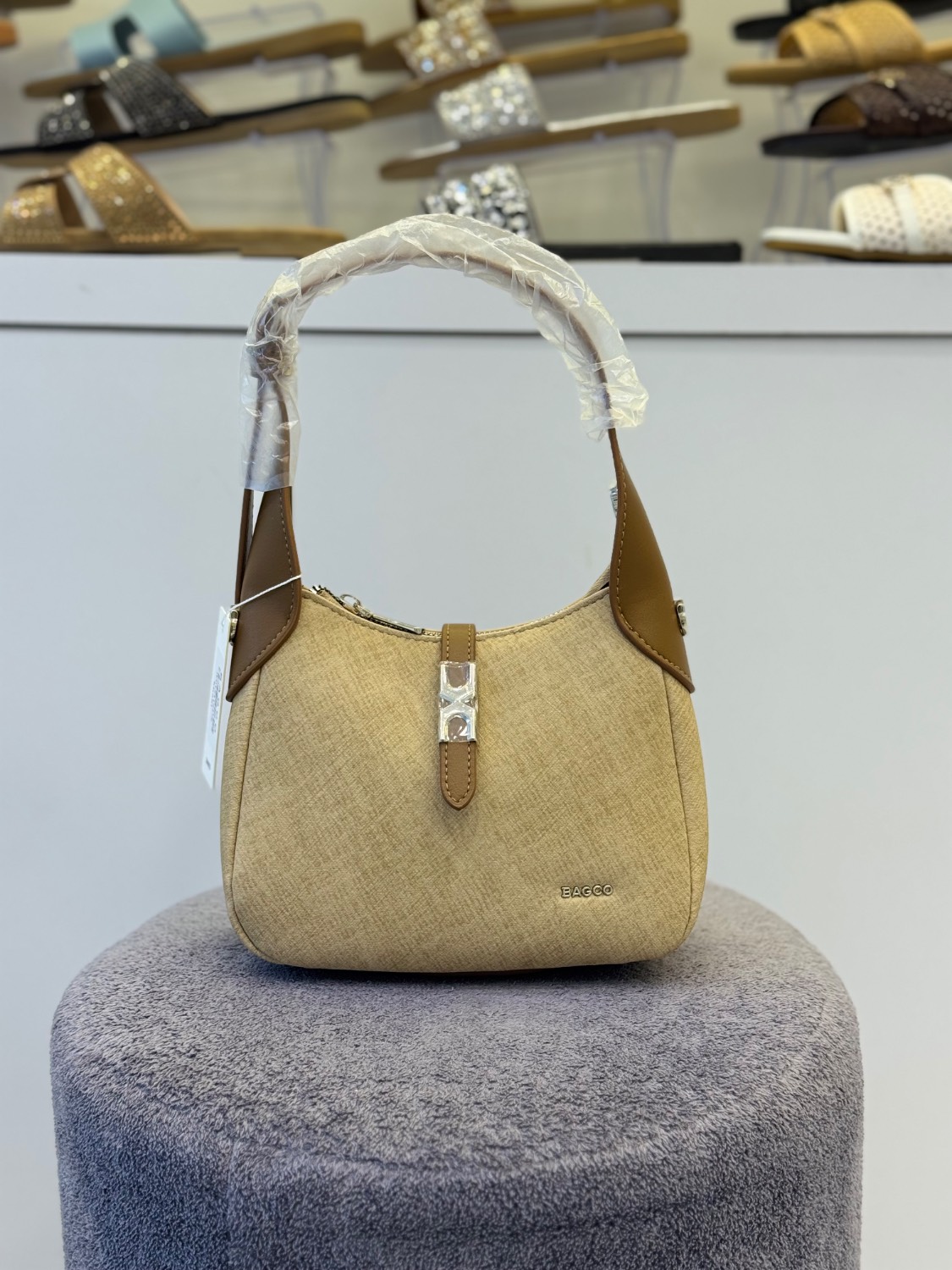 کیف زنانه وارداتی از برند BAGCO کد 2472 با چرم ضد خش و خط