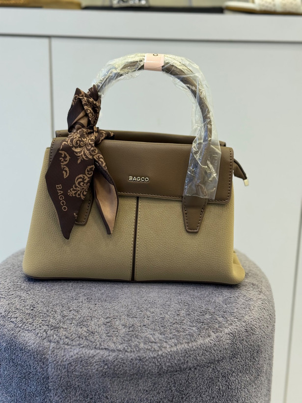 کیف زنانه وارداتی از برند BAGCO کد 1190 با چرم ضد خش و خط