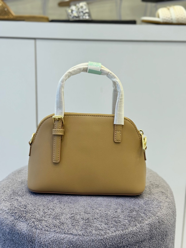 کیف زنانه وارداتی برند CHRISBELLA کد 4545 با چرم ضد خش و خط
